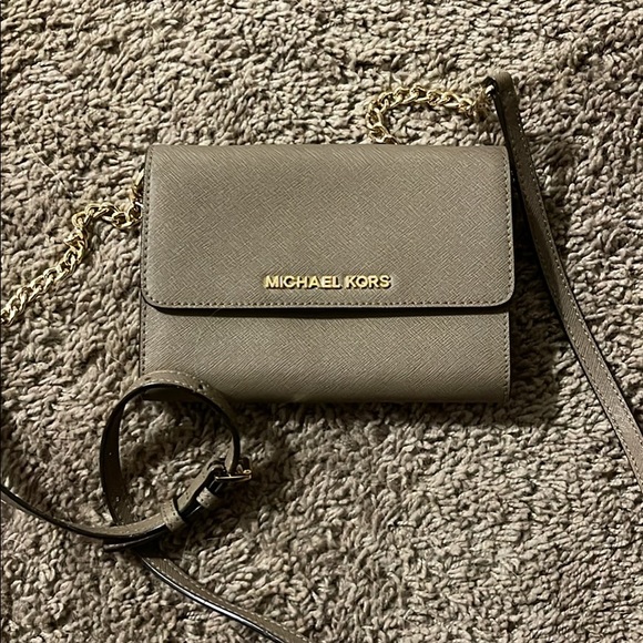 Michael kors cross body - Picture 1 of 2